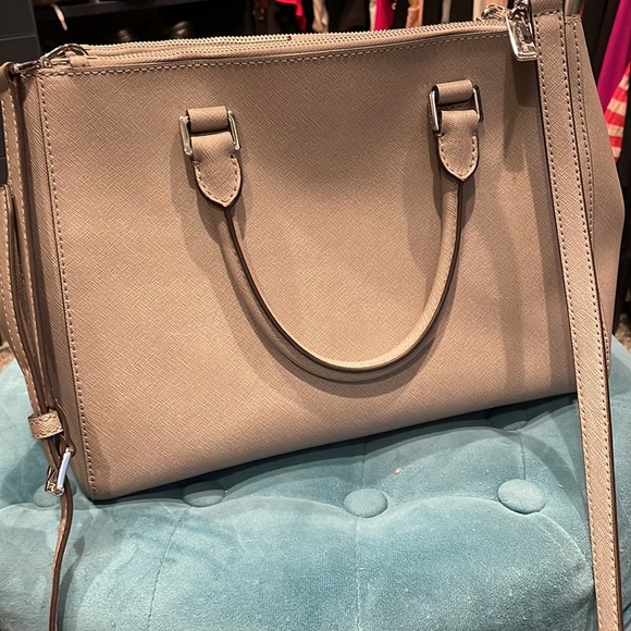 Michael Kors bag - Picture 5 of 8